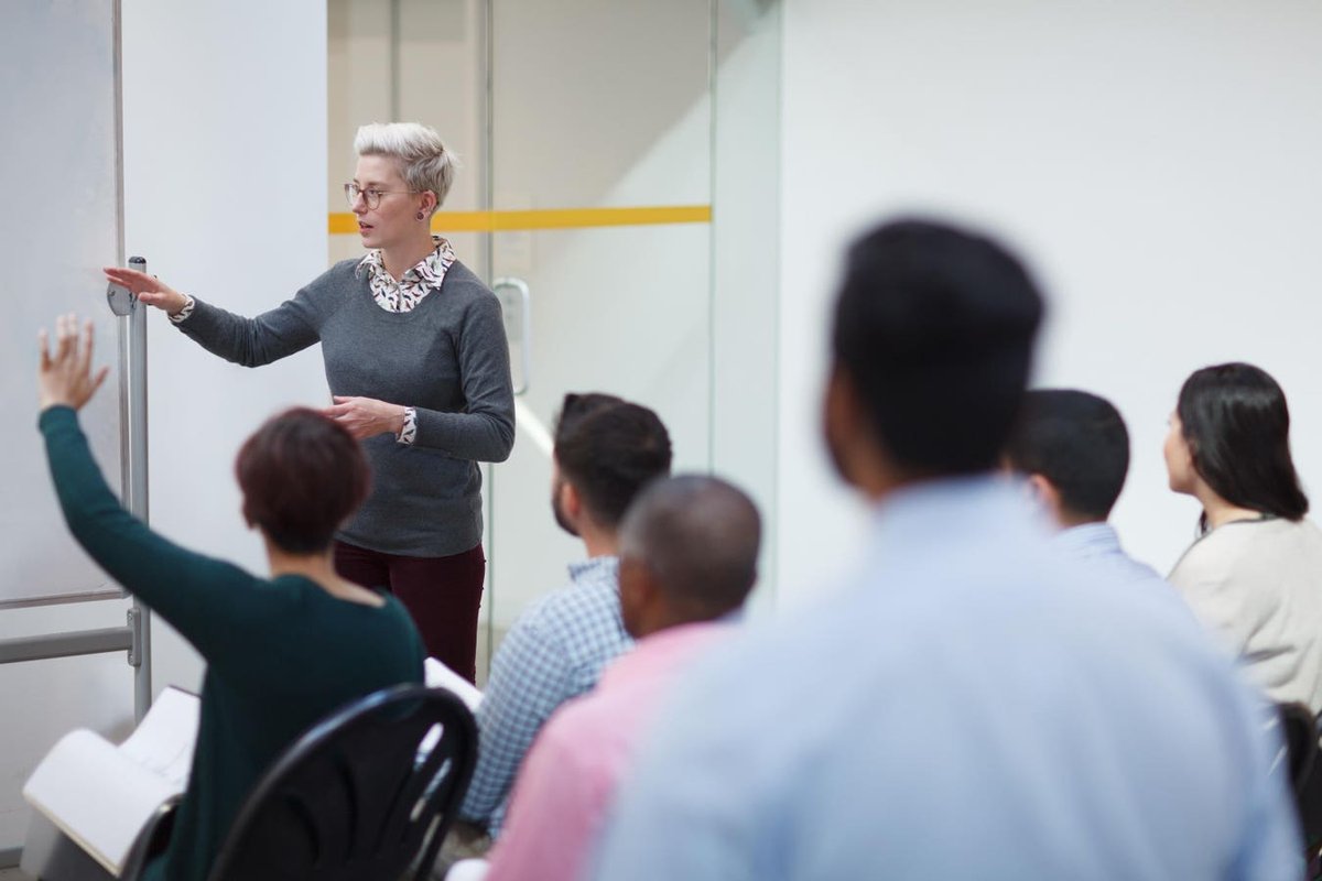 Боловсролын Технологийн Хөгжилд Хиймэл Оюун Ухааны Нөлөө