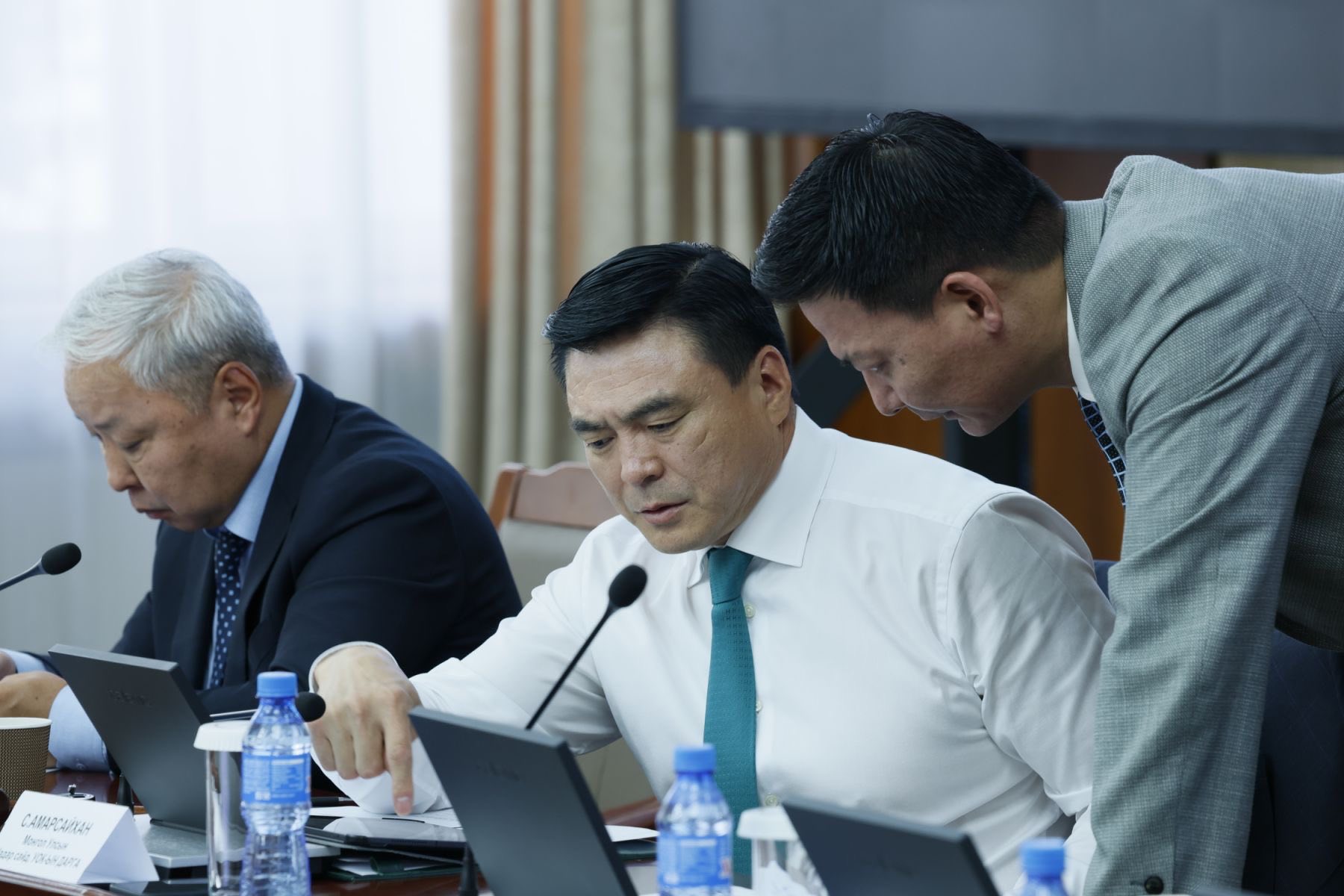 Байгалийн хадлан, бэлчээрийн ногоон өвс хадаж экспортод гаргахыг хориглолоо