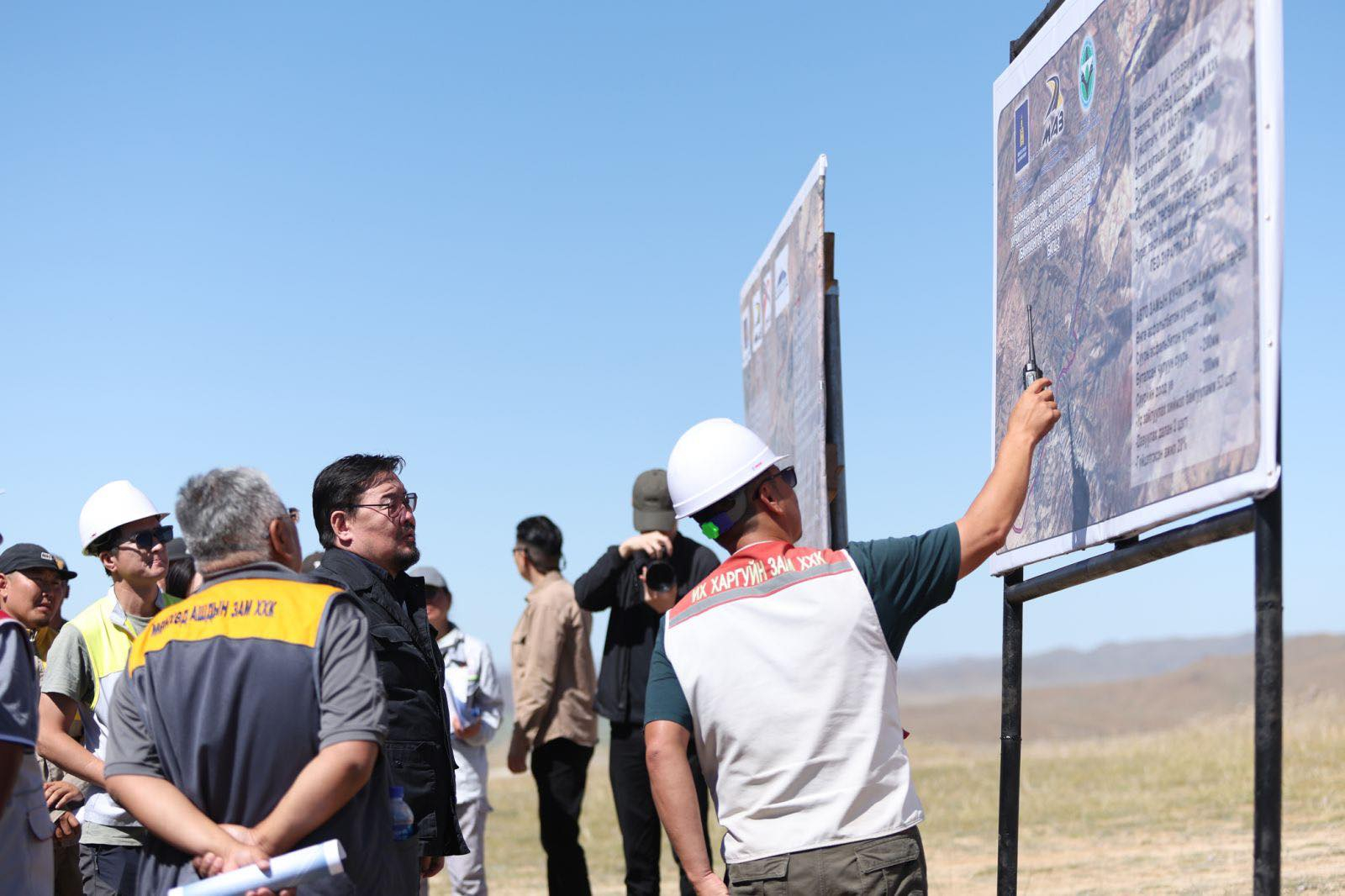 Баянхонгор-Шаргалжуут чиглэлийн хатуу хучилттай авто зам 27 хувийн гүйцэтгэлтэй үргэлжилж байна