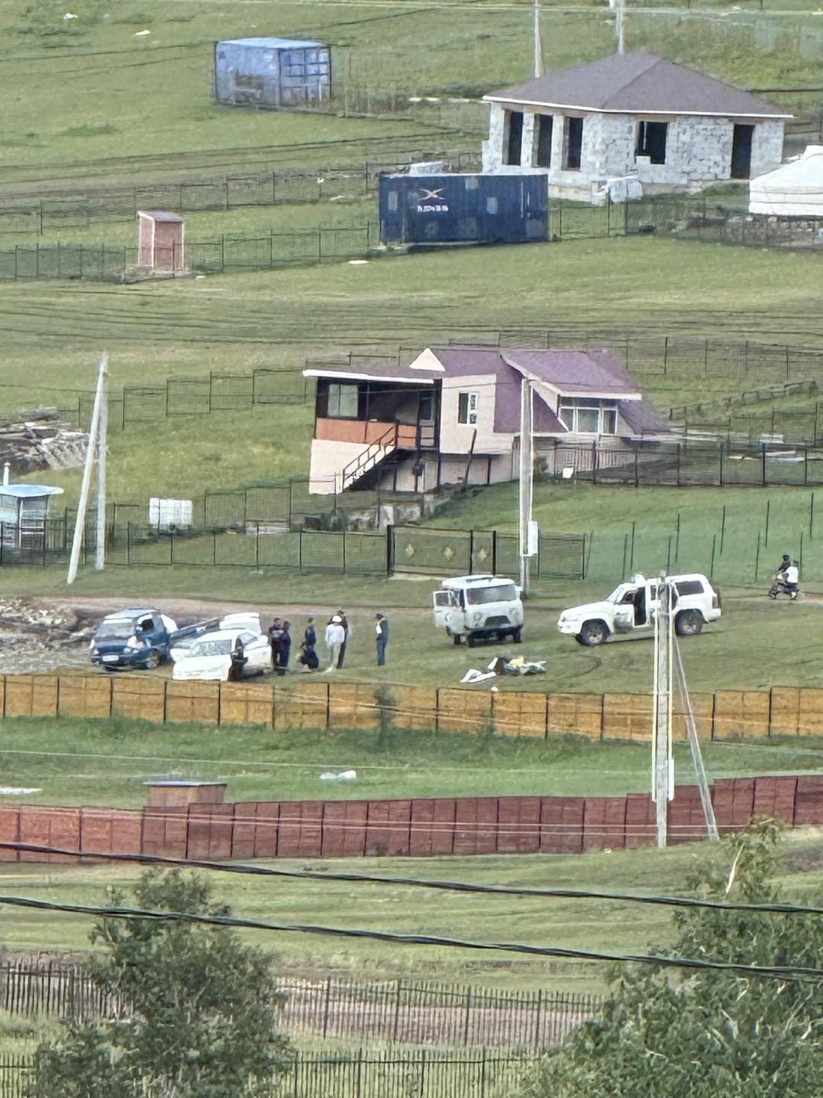 Цахим гаваа тасалж, зугтсан этгээдүүд 20 гаруй айл тонож, хоёр машин хулгайлжээ