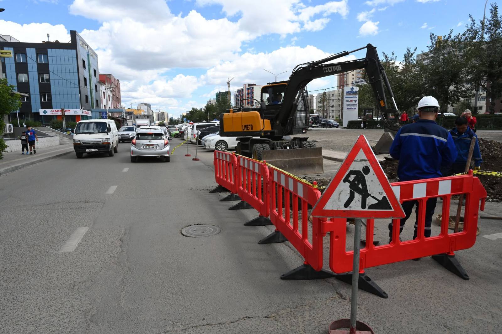 10 дугаар хорооллын халуун ус, дулааны шугамын гэмтэл засварлах ажлыг эхлүүллээ