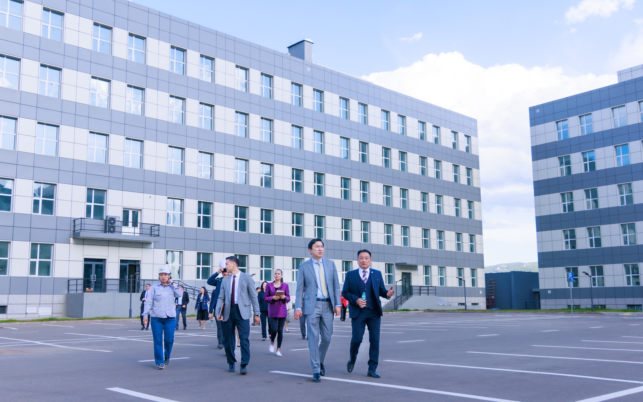 Шинжлэх ухааны хүрээлэнгүүдийн нэгдсэн цогцолборын ажил 70%-тай үргэлжилж байна