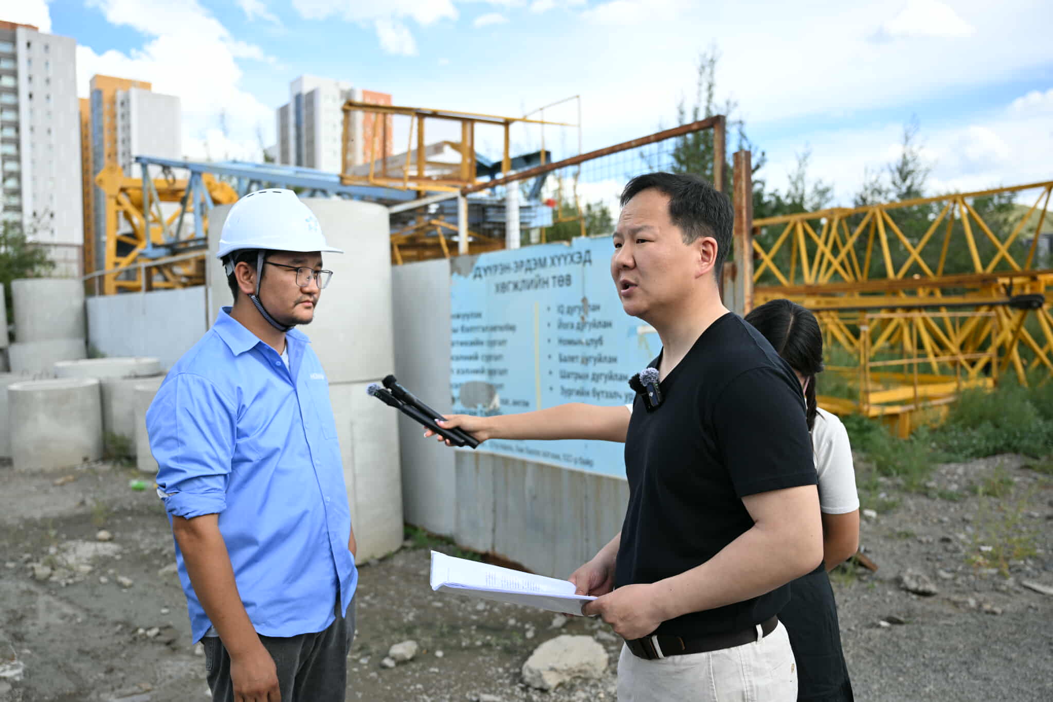 🔴 Ногоон байгууламж устгасан болон эзэмшил бүхий газраасаа хэтрүүлэн хашаа барьсан зөрчлийг арилгуулж байна