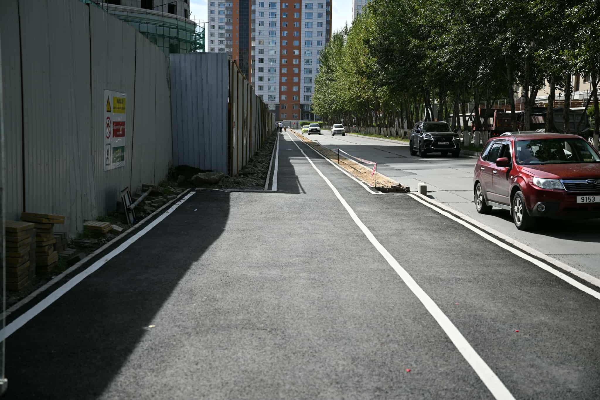 Зөвшөөрөлгүй ногоон байгууламжийг устгасан болон эзэмшил бүхий газраасаа хэтрүүлэн хашаа барьсан зөрчлийг арилгуулж байна