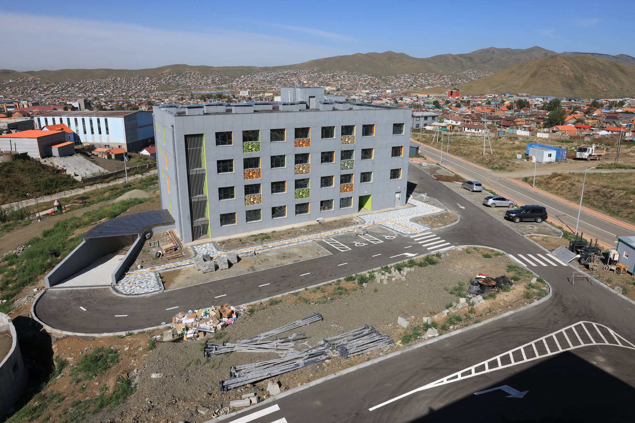 Улаанбаатар ногоон орон сууц төслийн эхний ээлжийн 220 айлын орон сууцны барилга угсралтын ажил дууслаа