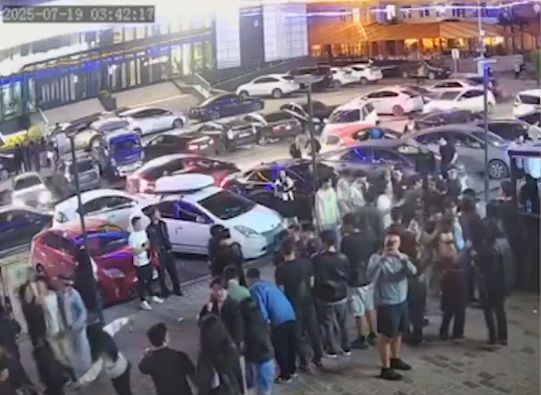 Э.Тэмүүлэн, Л.Алтан-Очир нарыг дахин 30 хоног цагдан хорихоор боллоо