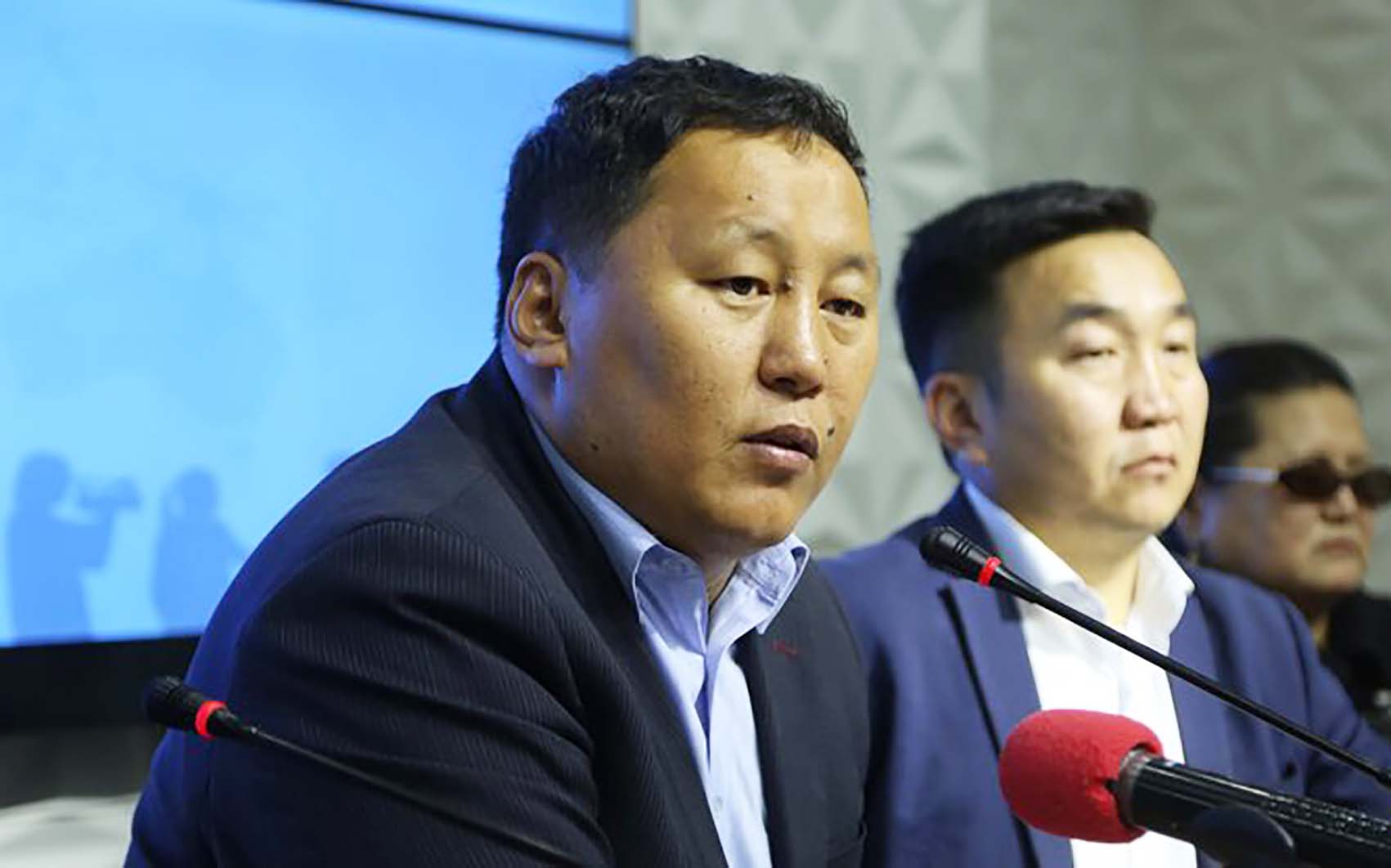 ТҮЦ эрхлэгч 100 гаруй иргэнээс тус бүр 1 сая төгрөг авсан Х.Бат-Ялалт, Г.Одмаа нарын хэргийг шалгаж эхэлжээ