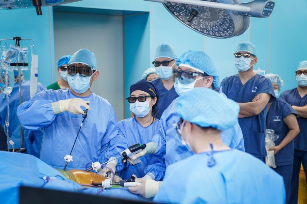 Улсын II төв эмнэлэг 3D технологиор дөрвөн удаа элэг шилжүүлэн суулгах мэс засал хийжээ