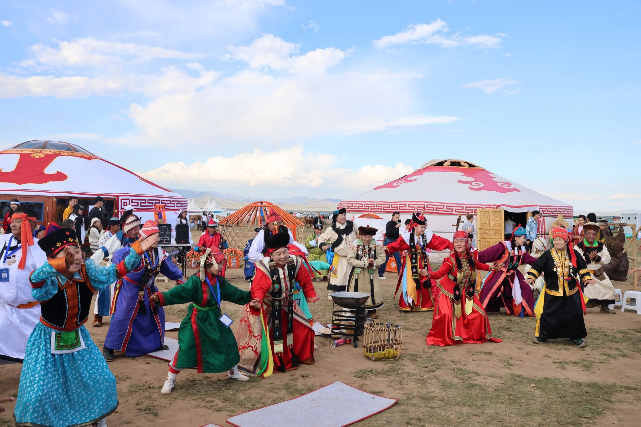 Нийслэлийн 45 өвлөн уламжлагчид соёлын биет бус өвийн 74 төрөл зүйлийг сурталчилж байна