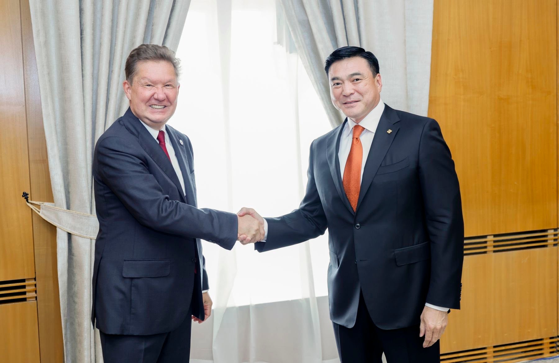 ОХУ-ын “Газпром” НХН-тэй хамтын ажиллагааны санамж бичигт гарын үсэг зуржээ