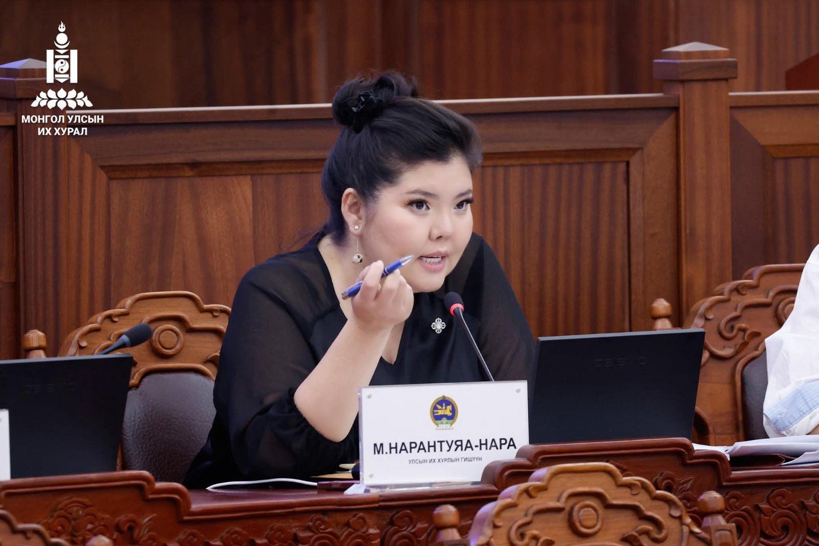 М.Нарантуяа-Нара: Засгийн газарт хамтрахаа болих саналыг ИЗНН-ын дарга Б.Батбаатар хүлээн авсан