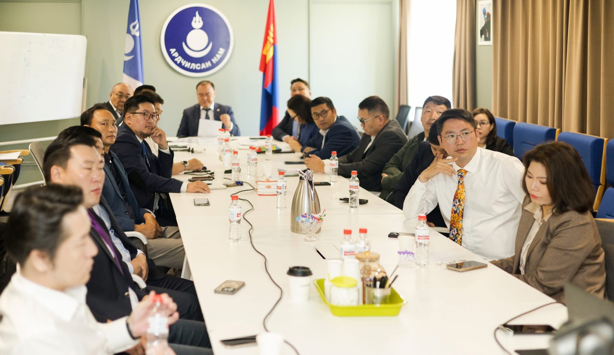 Ардчилсан намын үзэл баримтлал, үндсэн дүрмийн зөвлөл хуралджээ