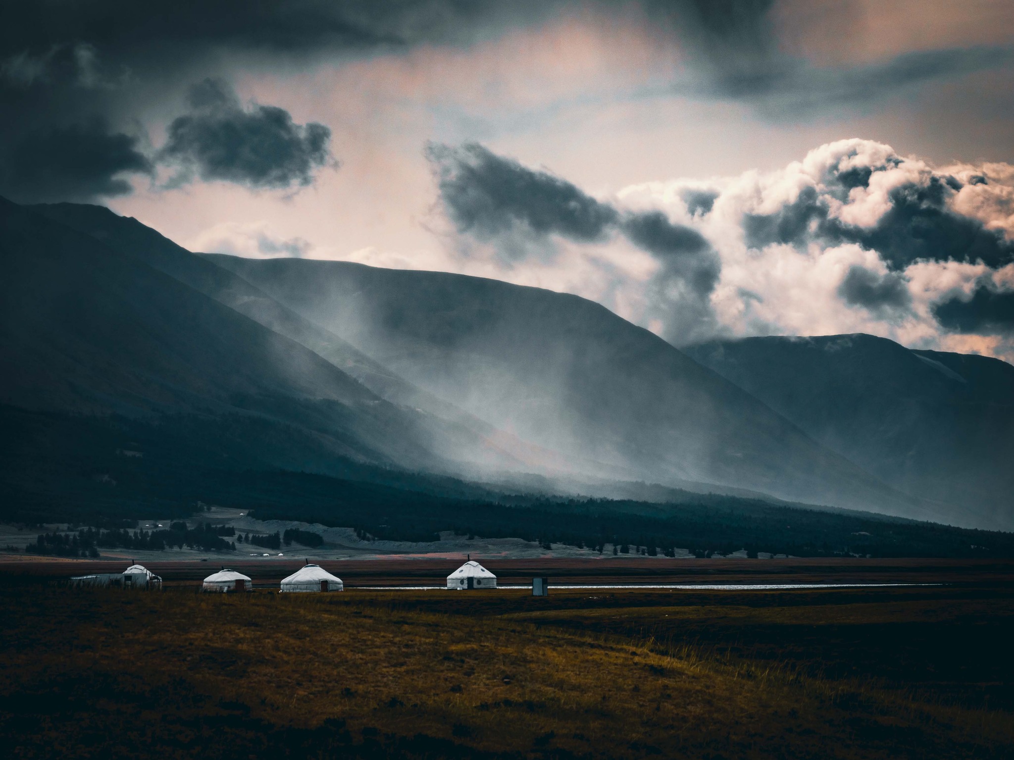 Мягмар гарагт наран дээр болох соронзон шуурганы нөлөөгөөр пүрэв гарагаас эхлэн цочир хүйтэрнэ