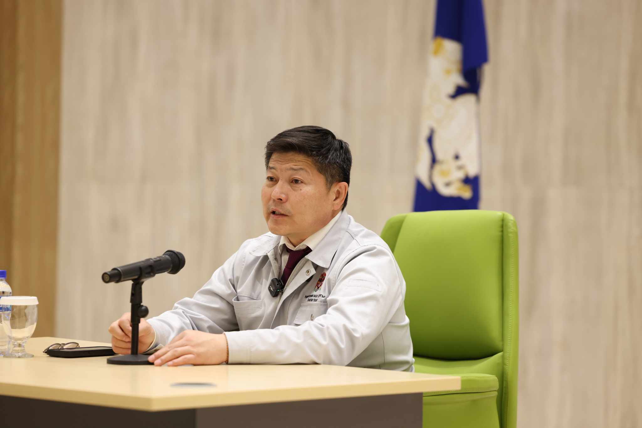 Хотын дарга Х.Нямбаатар: Борооны усны системээ барилгын хуульд нийцүүлээгүй ААН-үүдэд барилгын зөвшөөрөл олгохгүй