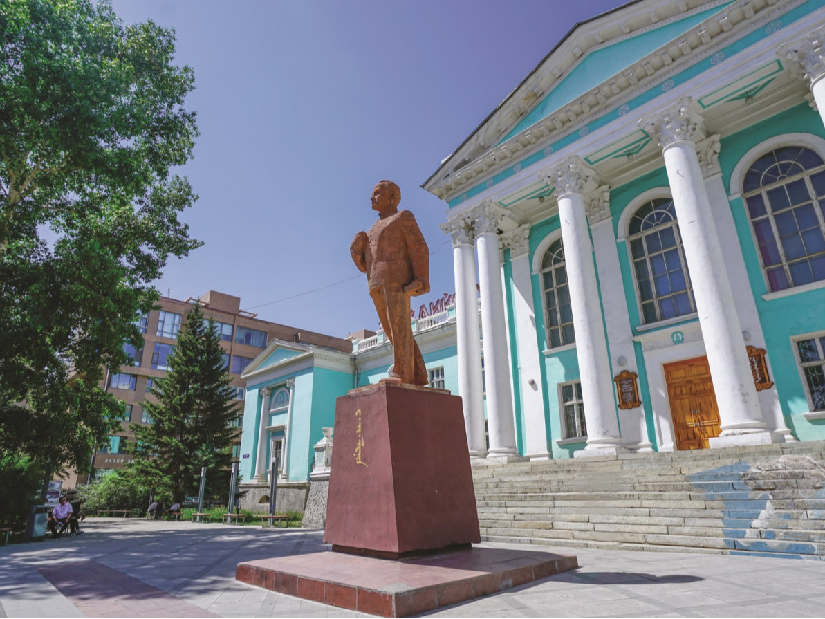 Хүүхдийн урлан бүтээх төв 20 төрлийн дугуйланд үнэ төлбөргүй бүртгэж байна