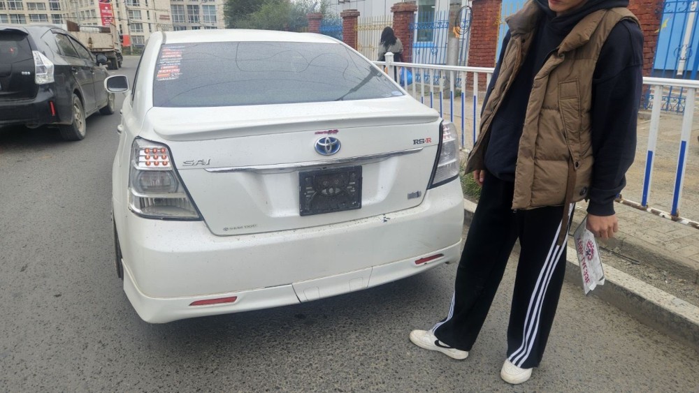 Автомашиндаа хуурамч дугаар зүүж хөдөлгөөнд оролцвол жолоодох эрхийг хасна