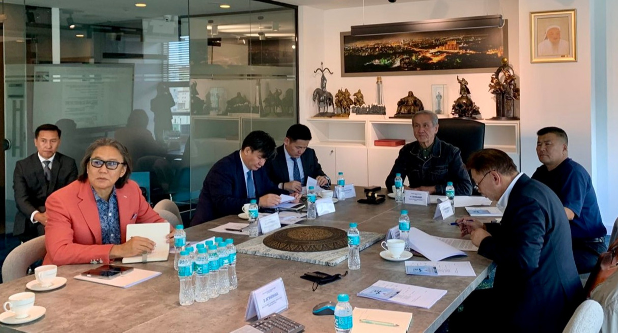 Хархорум хотын зөвлөлийн хурал болжээ