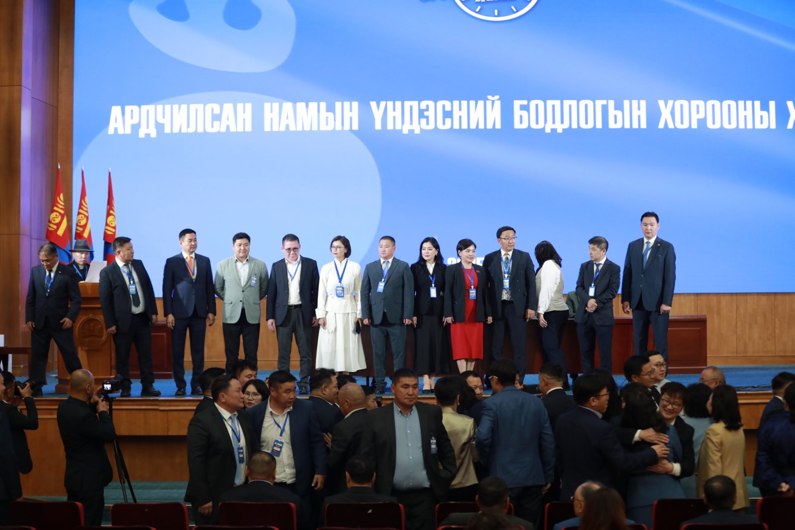 АН-ынхан шинэ бүтэцдээ бэлдэж фракцууд нь шинээр бүрдээд эхэлжээ