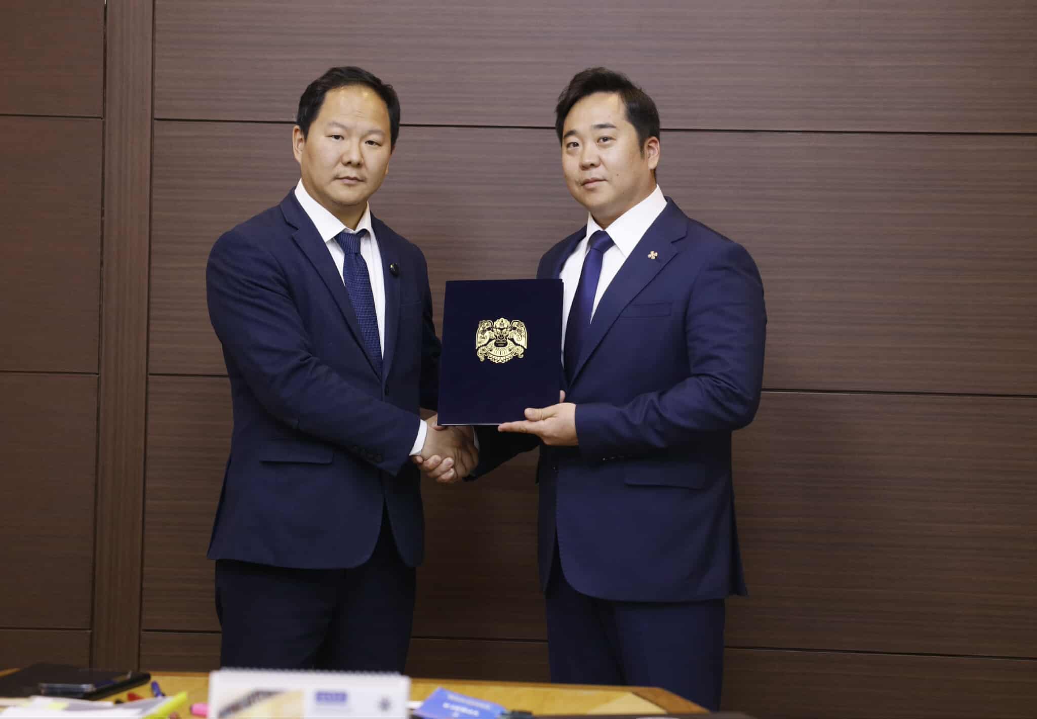 Нийслэлийн хөгжлийн 2026 оны төлөвлөгөөний төслийг НИТХ-ын дарга А.Баярт өргөн барив