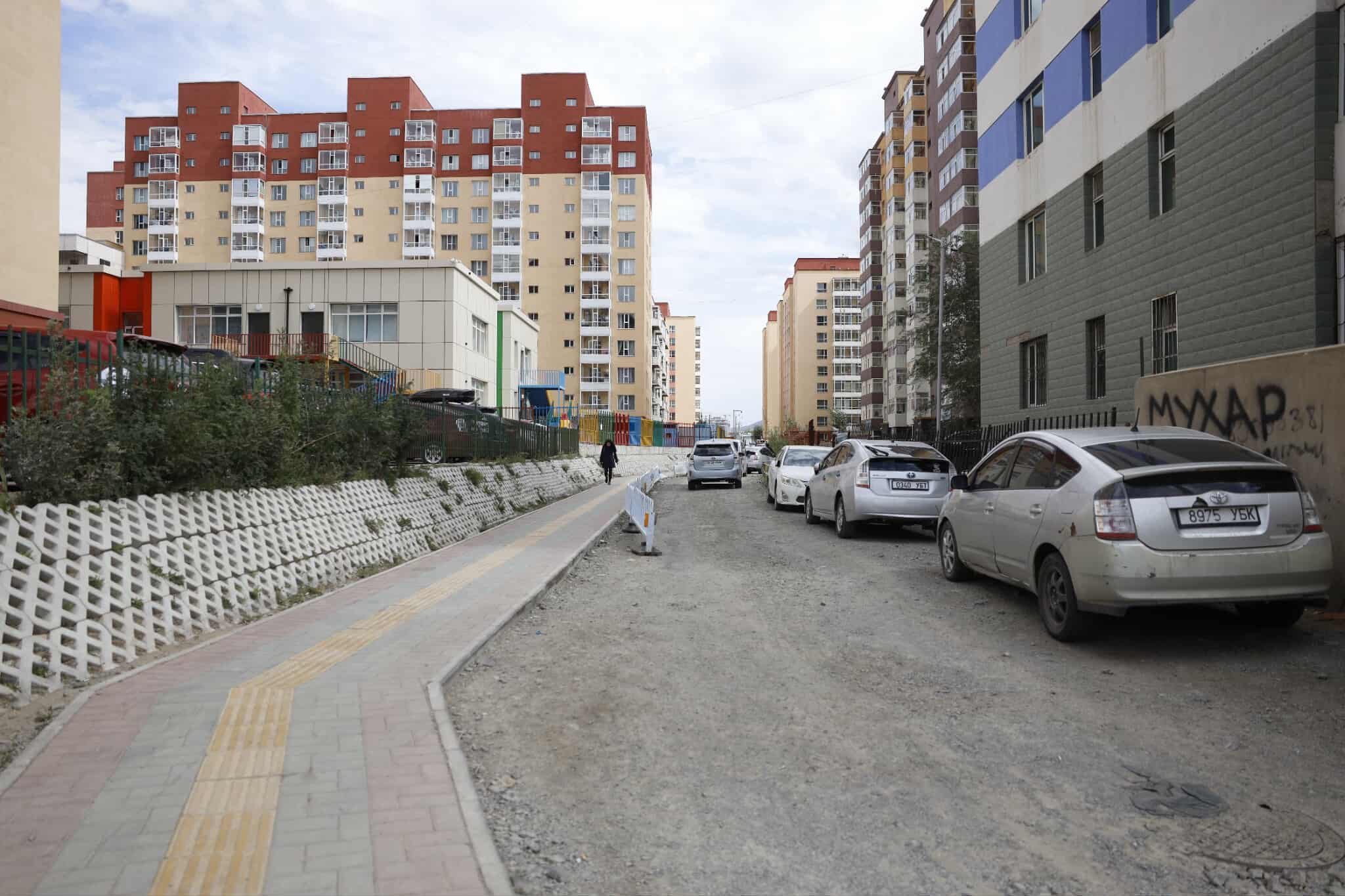 “Өгөөмөр” техникийн захын ойролцоо газар чөлөөлж, авто болон явган замыг шинээр барина