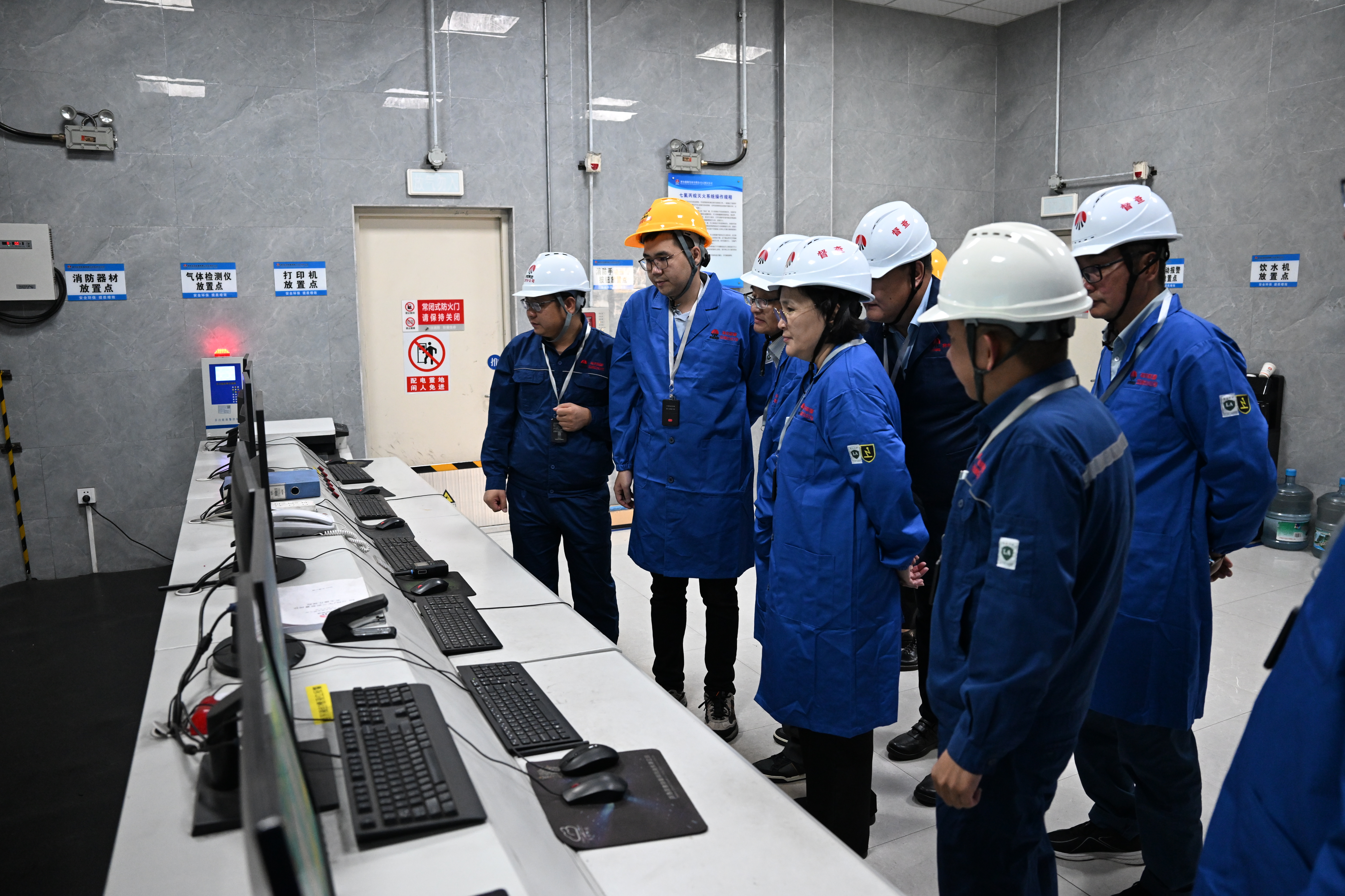 Түүхий нүүрсийг хагас коксжуулснаар утааг 45-50 хувиар бууруулах шинж чанартай