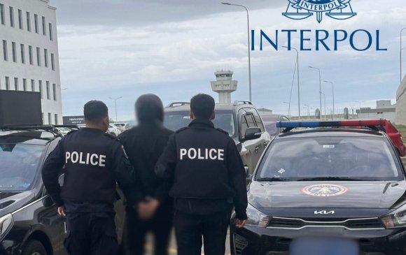 Интерполоор эрэн сурвалжилж байсан залуу Тайландад ял эдлээд “хөөгдсөн”-ийг хүлээж авав