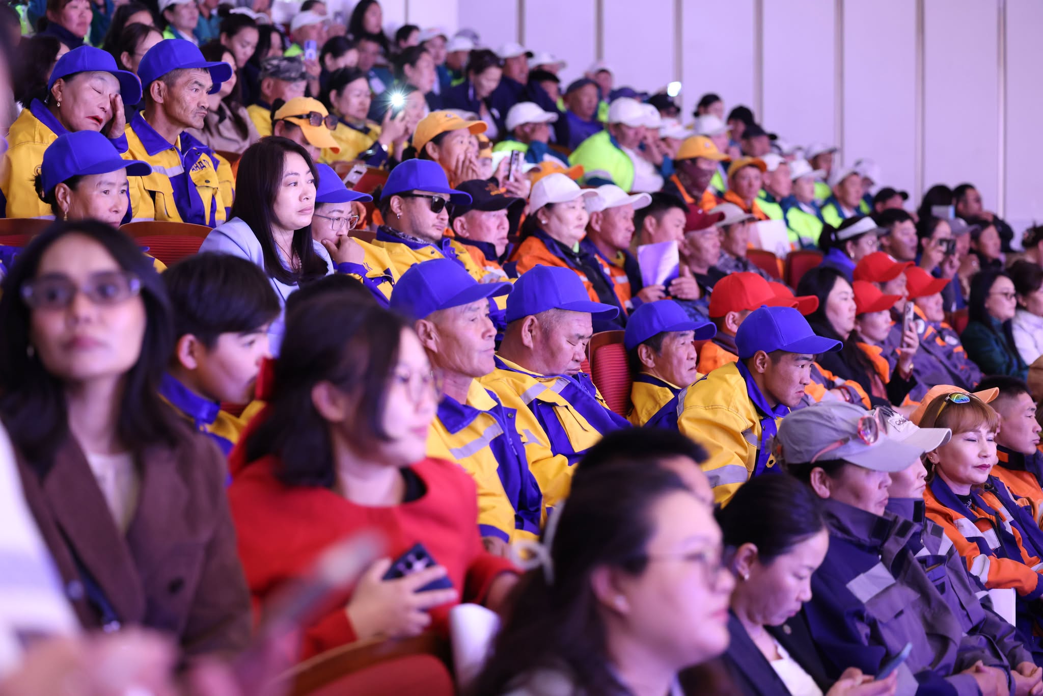 Х.Нямбаатар: Энэ онд хот тохижилтын салбарт 241 тусгай зориулалтын машин техникээр парк шинэчлэл хийгээд байна