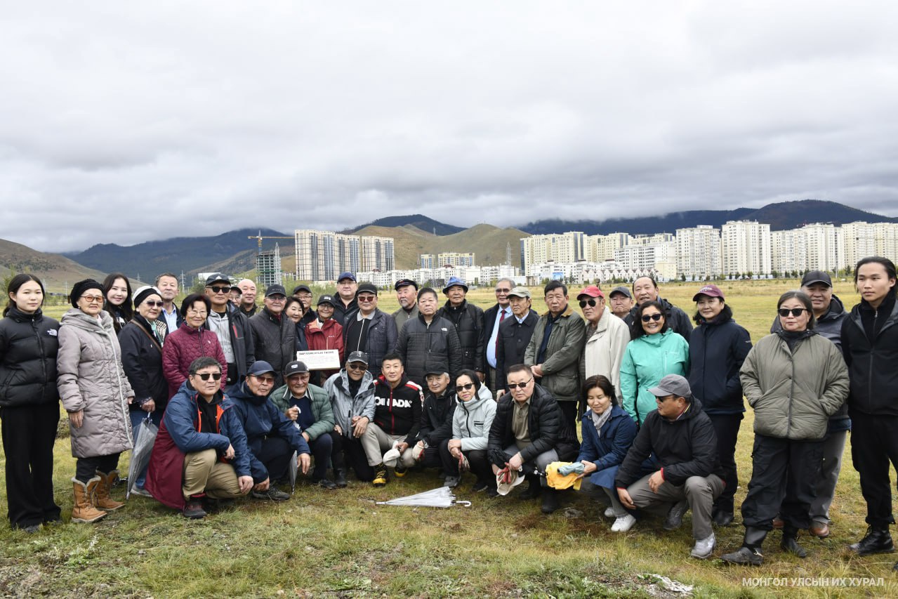 Монгол Улсын байнгын ажиллагаатай парламентын 35 жилийн ойн хүрээнд “Парламентын төгөл”байгуулав