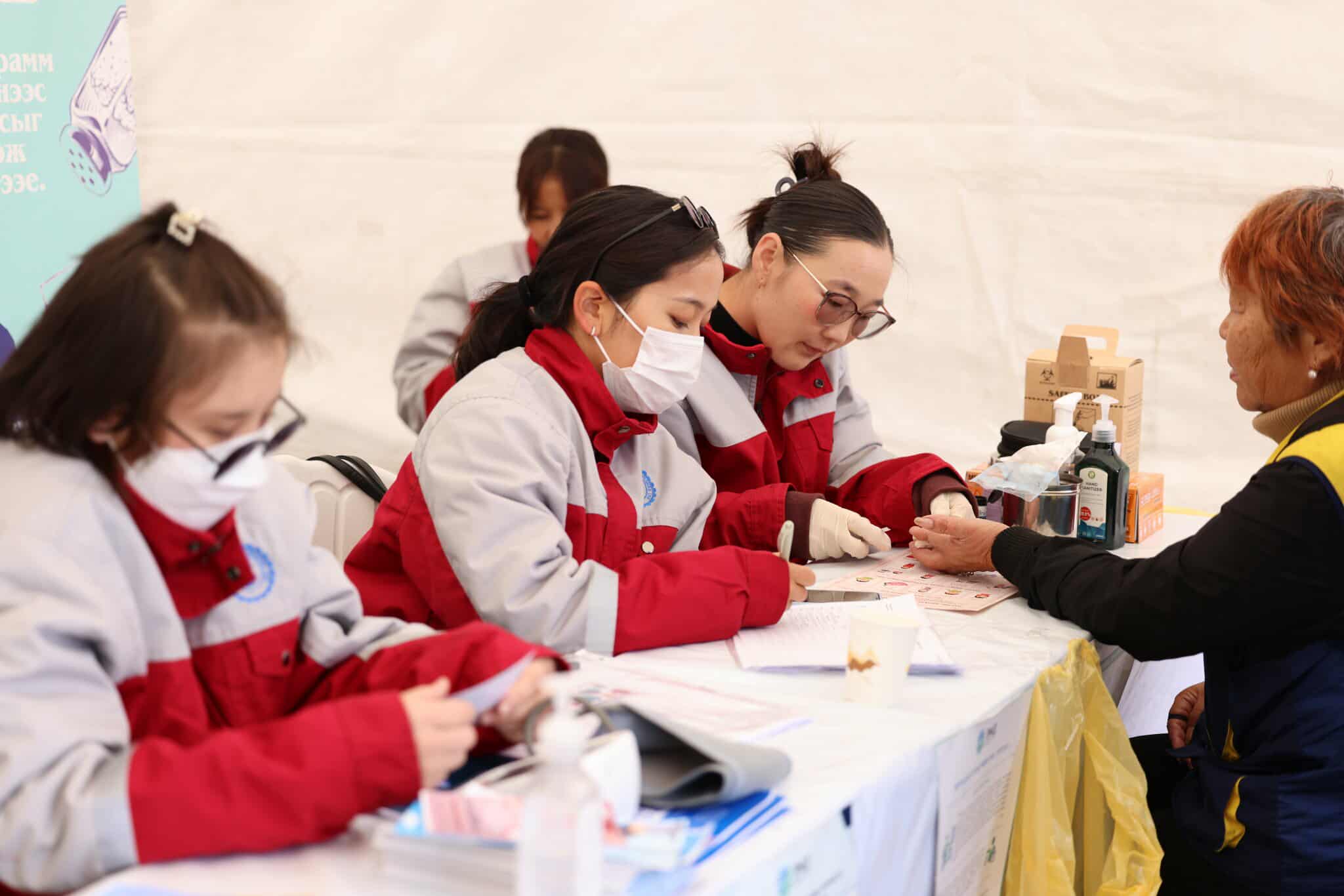 Төв талбайд зохион байгуулж буй тоглолт, эрүүл мэндийн үзлэг зөвлөгөөн, спортын тэмцээн уралдаан хэвийн үргэлжилнэ