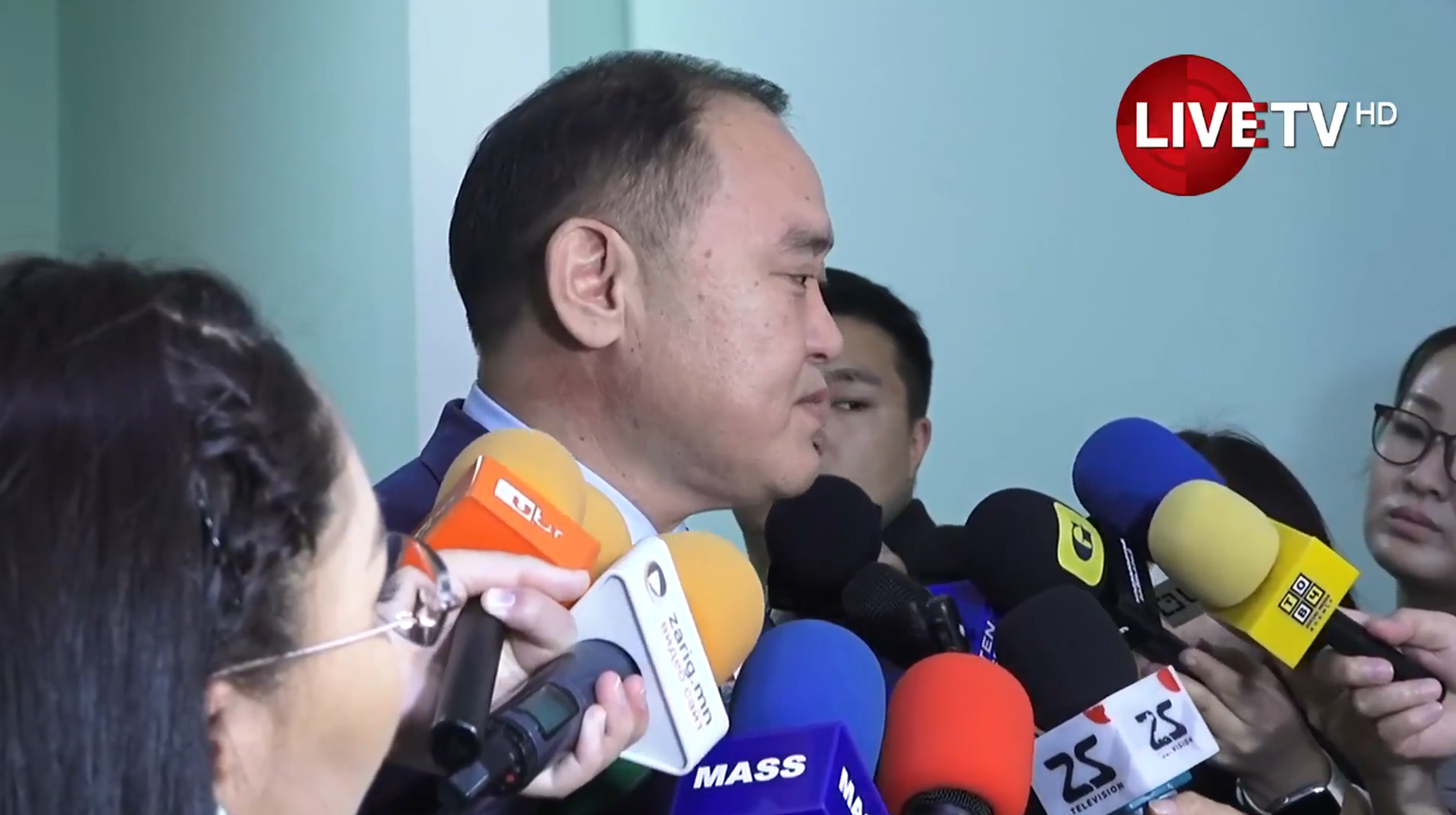 🔴LIVE: УИХ-ын гишүүн Л.Гантөмөр: Г.Занданшатарын Засгийн газар маш муу байна. Ажлаа хийхгүй байна