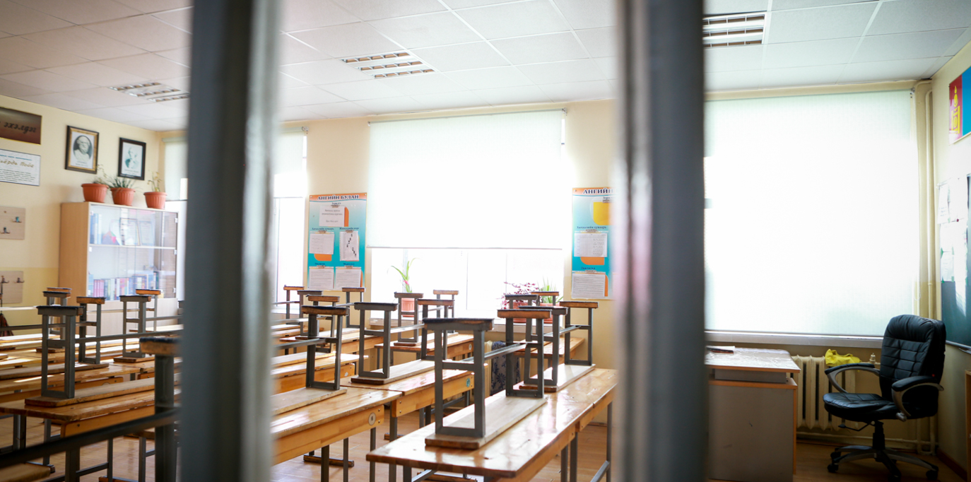 Багш нар цалин нэмэхийг шаардаж, ажил хаялт зарлана