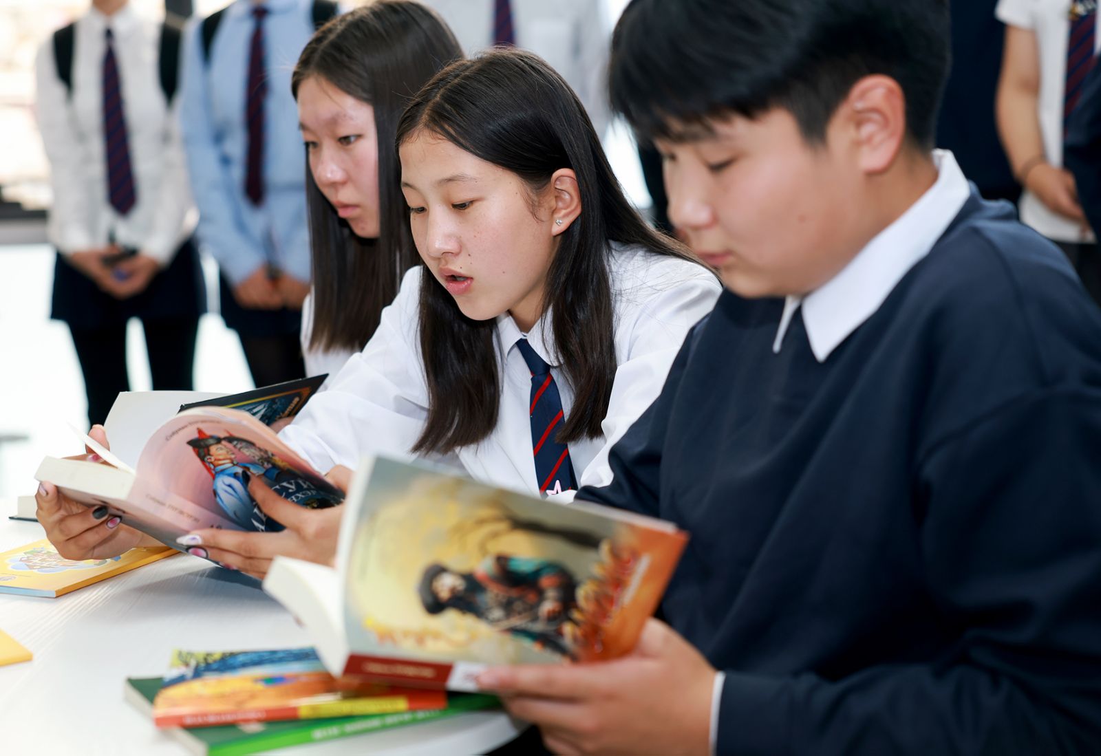 НИТХ-ын дэргэд иргэдэд үйлчлэх номын сан нээгдлээ