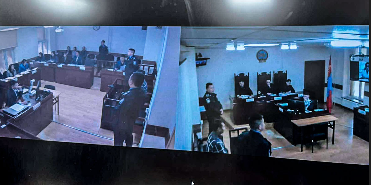 Шүүгдэгч Н.Энхбат: Би хэдэн удаа хутгалснаа мэдэхгүй, санахгүй байна. Би өөрийгөө ч хутгалсан байна лээ