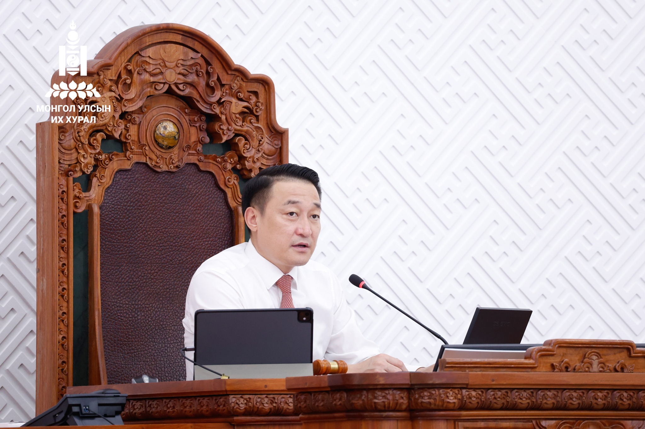 УИХ-ын дарга Д.Амарбаясгалан: Хууль, шүүхийн байгууллага дохиур хэлбэрээр ажилладаг байж болохгүй