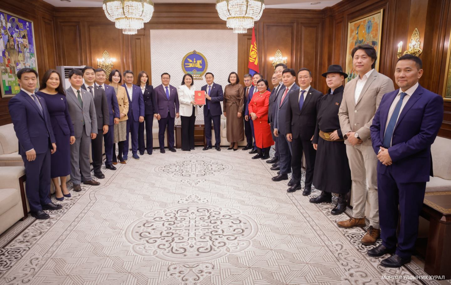 Тамхины хяналтын тухай хуульд нэмэлт, өөрчлөлт оруулах тухай хуулийн төслийг өргөн мэдүүлэв