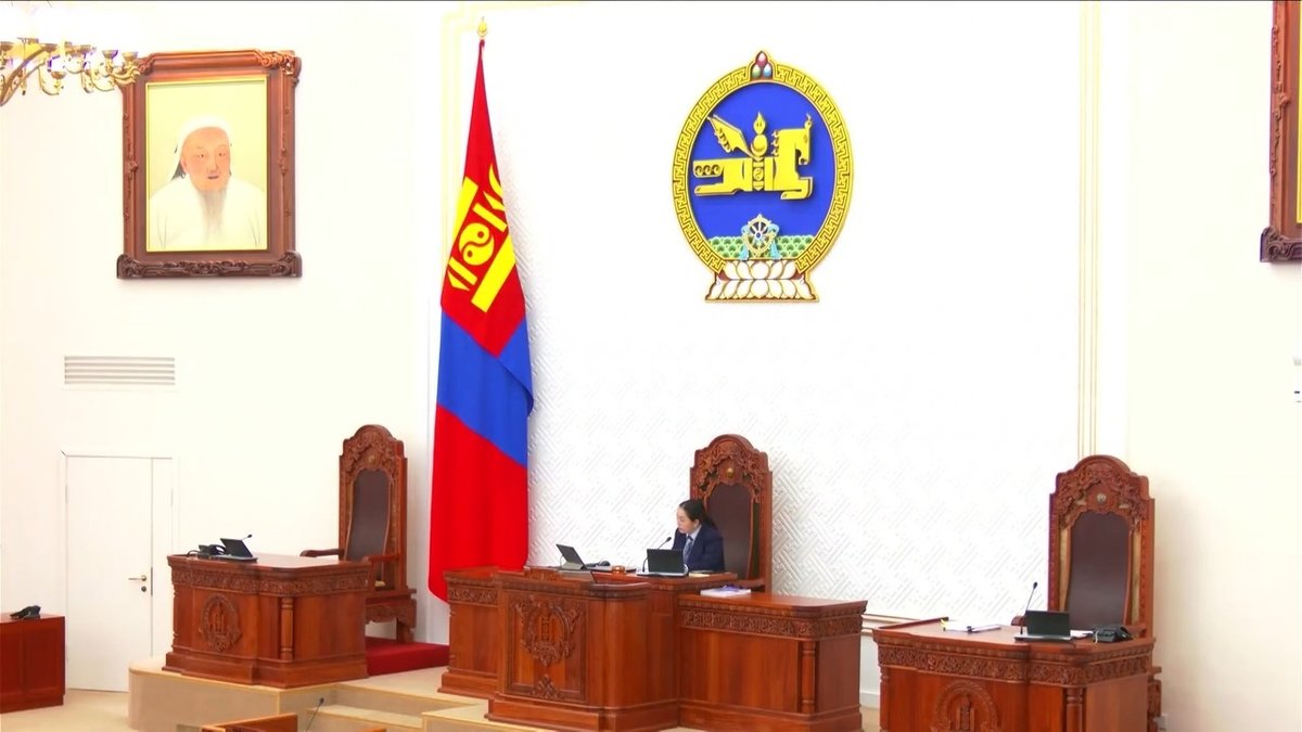 АТГ-ын хоёр ажилтан Төрийн ордонд нэвтэрч, С.Ганбаатар гишүүний өрөөнд гүйцэтгэх ажиллагаа явуулсан гэв