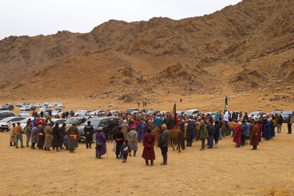 Орон нутгаас тусгай зөвшөөрлийг цуцлах таван албан бичиг ирүүлсэн ч Ашигт малтмалын тухай хуулийн журмын шаардлагыг хангаагүй байна