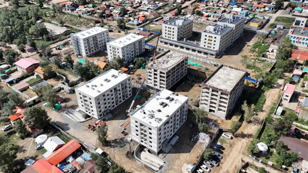 Баянхошуу хот орон сууцжуулах төслийн эхний ээлжийн 110 айлын орон сууцыг улсын комисст хүлээлгэн өгчээ