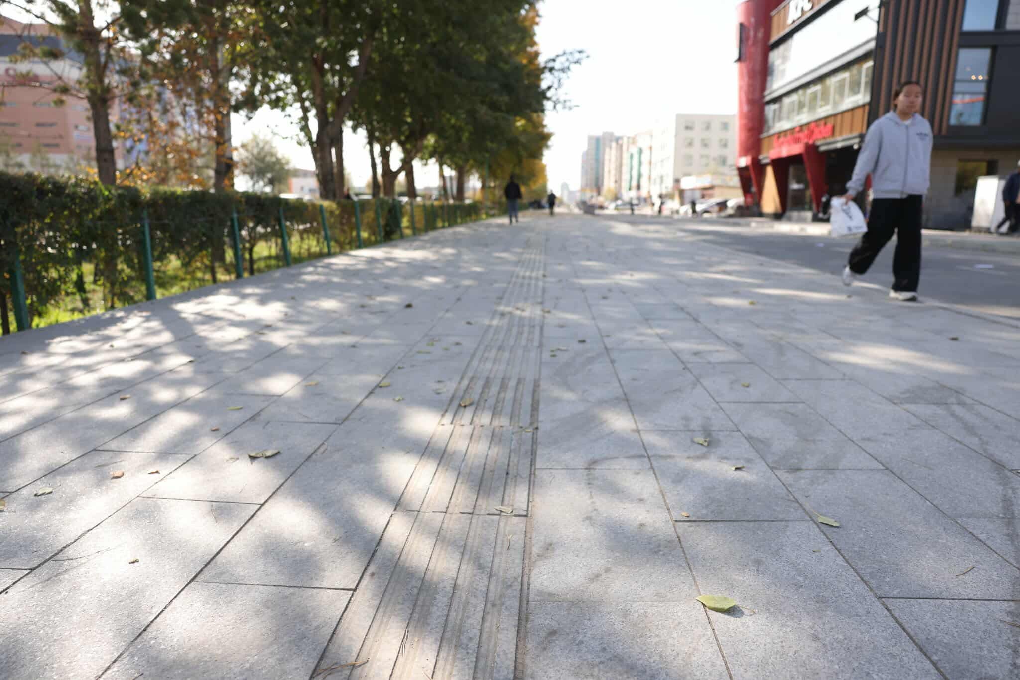 102.000 м.кв явган хүний замыг шинэчилжээ