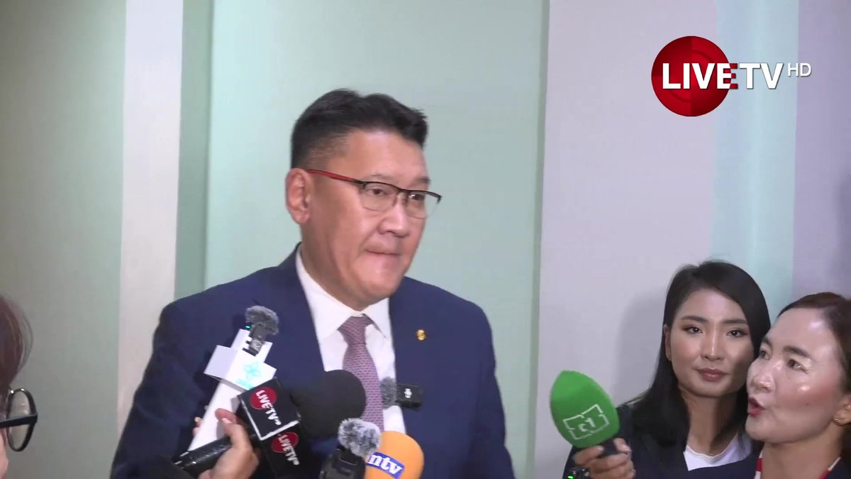 🔴 Б.Жавхлан: Надад түгжигдээд суудаг намын гишүүд гэж хаа ч байхгүй