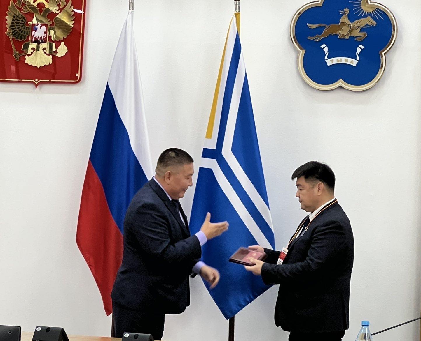 Академич С.Чулуун Тува улсын шинжлэх ухааны гавьяат цол хүртжээ