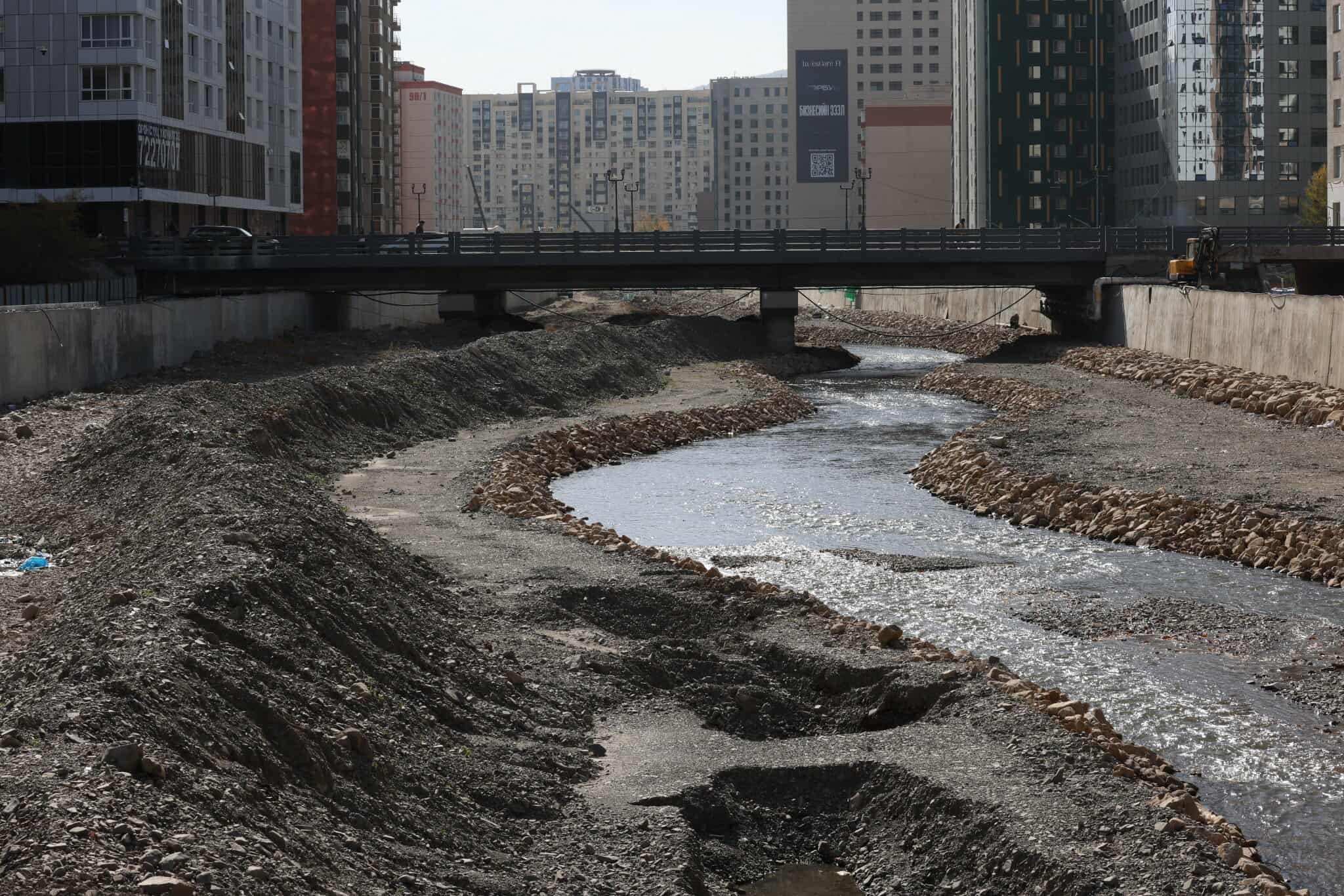 Л.Алтангэрэл: Сэлбэ голын доор чулуун бэхэлгээ хийснээр лаг хагшаас тогтохгүй