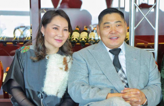 Кёкүшюзан Д.Батбаярыг эрүүгийн хариуцлагаас чөлөөлж, Т.Баясгаланг цагаатгав