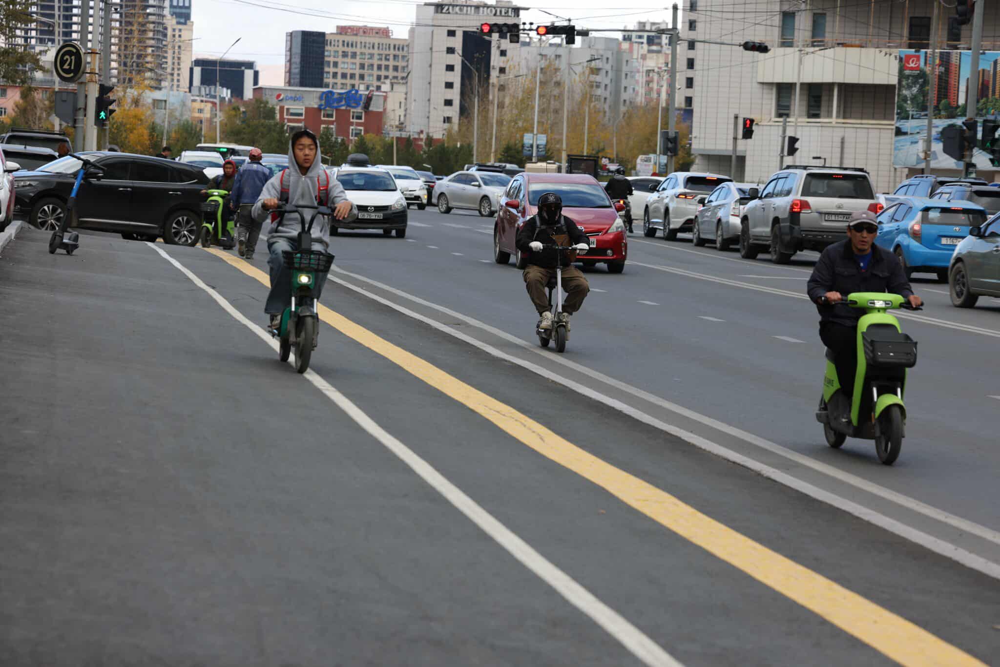 “Оргил стар” хотхоноос Зайсангийн гүүр хүртэл 550 метр явган хүний замыг шинэчиллээ