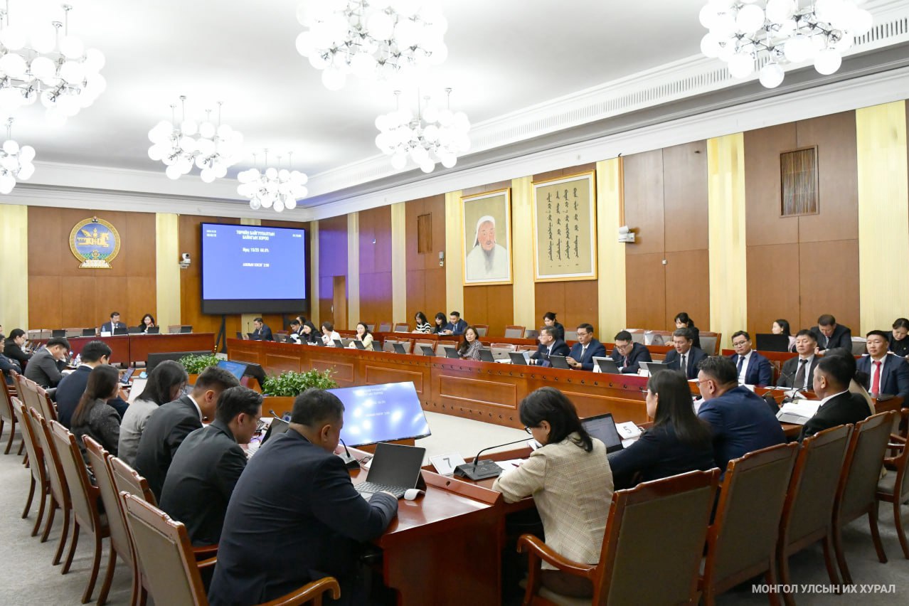 Г.Занданшатарын Засгийн газрыг огцруулах эсэх эхний шийдвэрийг гаргах гишүүдийн нэрс