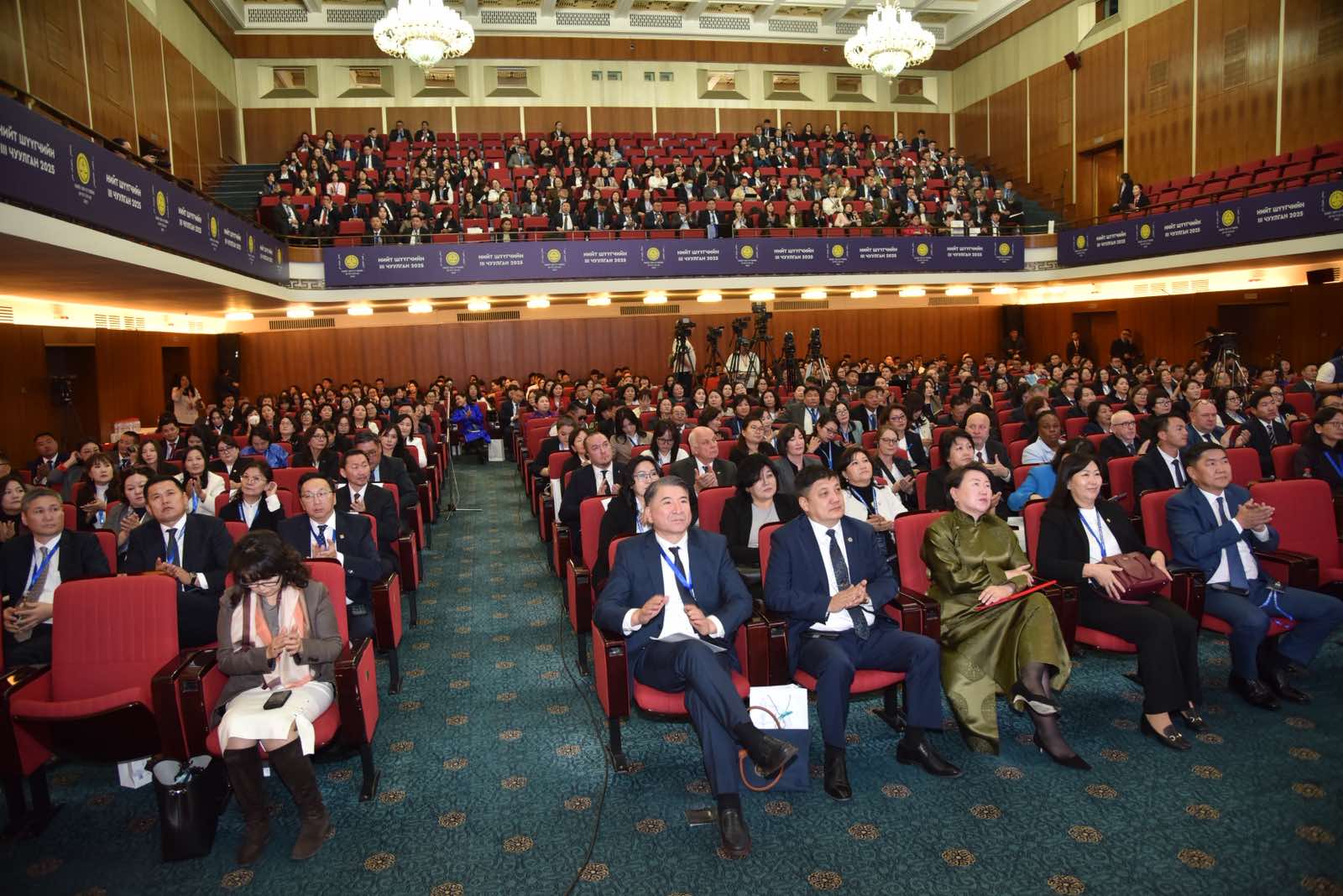 ШЕЗ-ийн шүүгч гишүүнээр таван хүнийг сонгосны хоёр нь орон нутгийнх