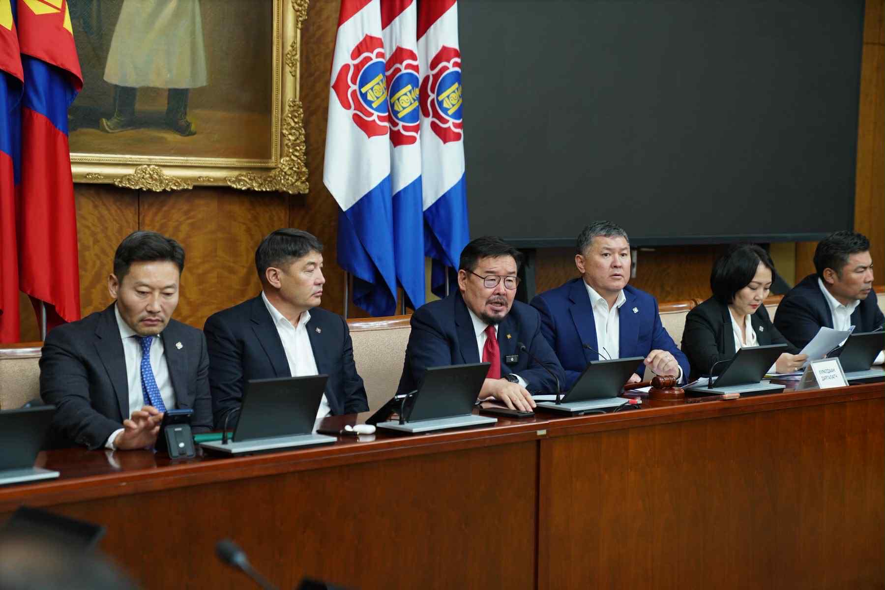 🔴У.Отгонбаяр: УИХ дахь МАН-ын бүлгийн дарга Ж.Бат-Эрдэнийг чөлөөлөх шийдвэрийг гишүүд гаргалаа