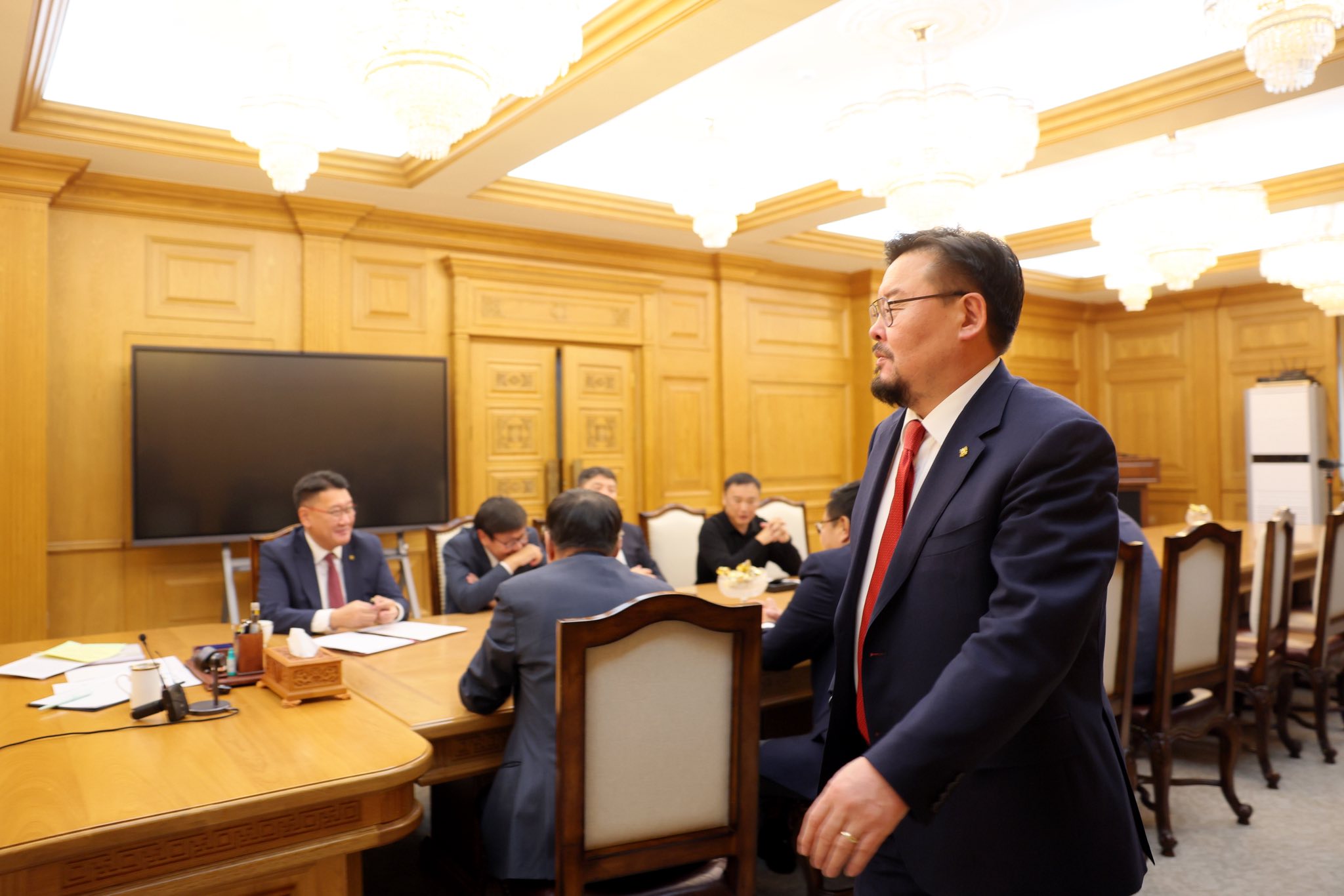 Г.Занданшатар: Тэмцэл үргэлжилж байна