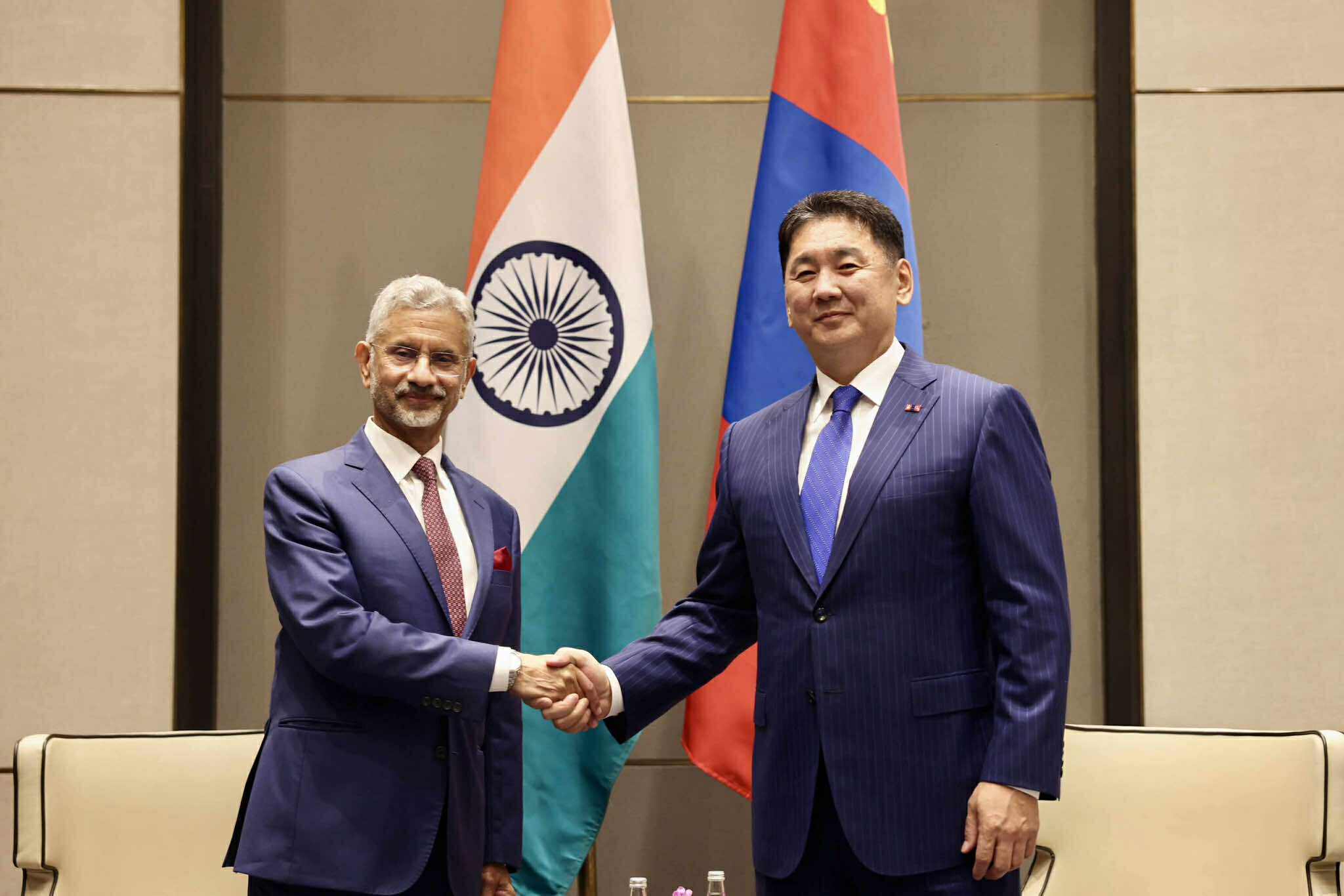 Ерөнхийлөгч У.Хүрэлсүхэд БНЭУ-ын Гадаад хэргийн сайд бараалхав