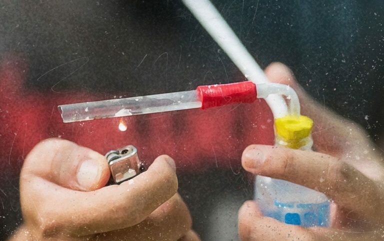 Дотоодын цэргийн хамгаалалттай бүсэд очиж мансуурахыг завдсан этгээдүүдийг саатуулжээ